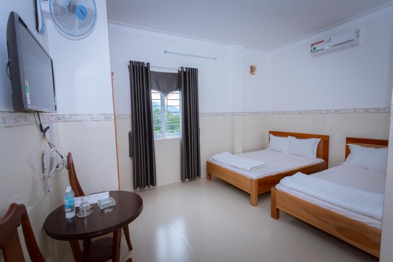 Khach San Son Ha Hotel Tỉnh Kontum Kültér fotó