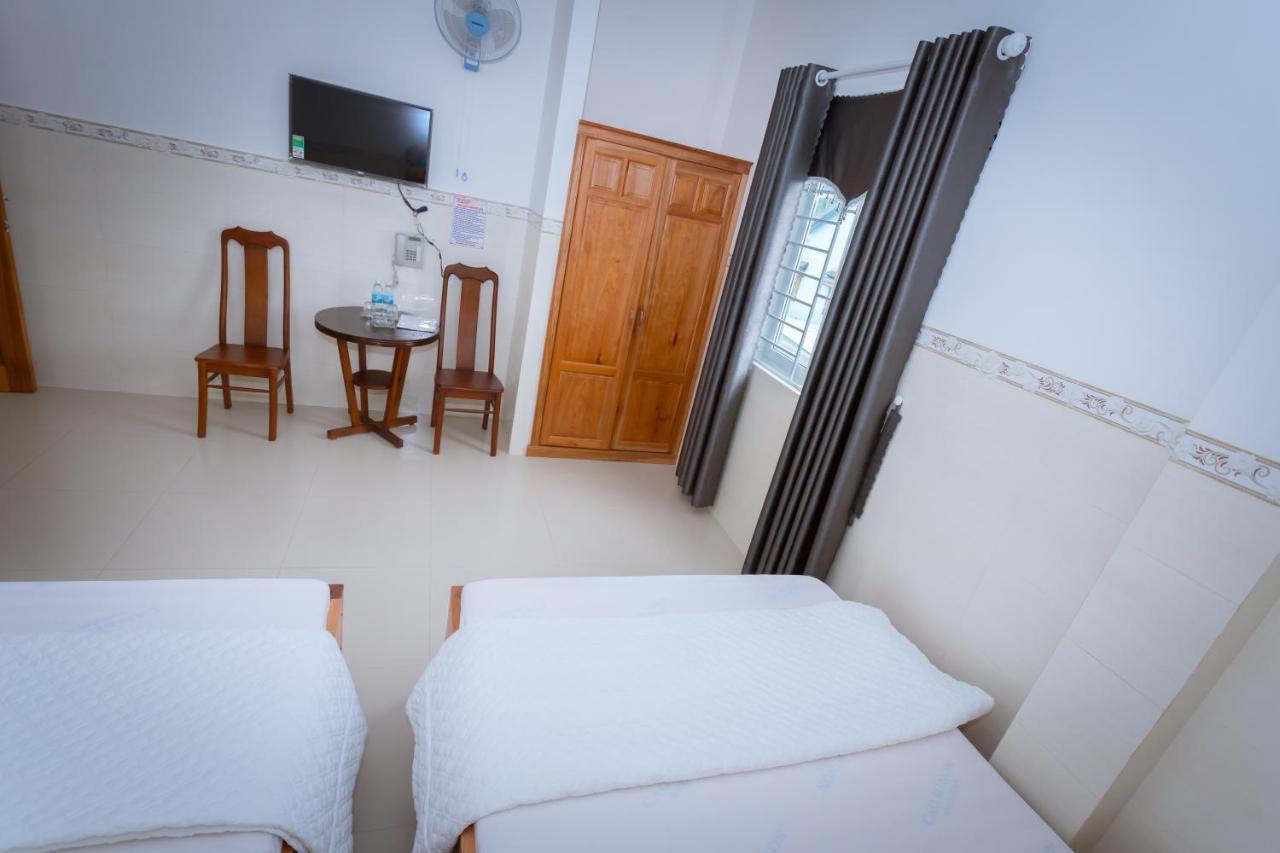 Khach San Son Ha Hotel Tỉnh Kontum Kültér fotó