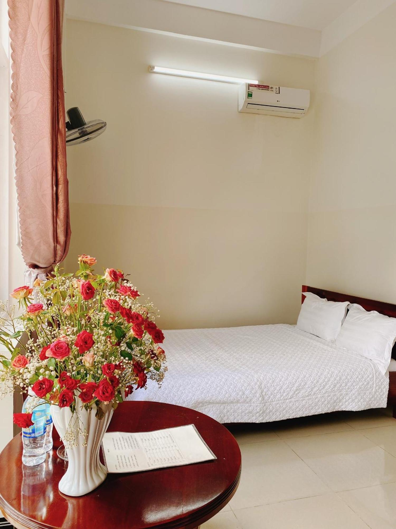 Khach San Son Ha Hotel Tỉnh Kontum Kültér fotó